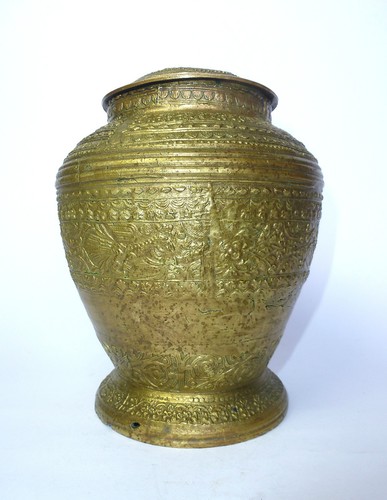 Bronze vessel with lid 19th century