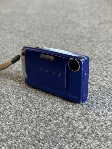 FUJIFILM FinePix Z10fd 7.2MP Compact Digital Camera + Charger + Original Case - Picture 8 of 13