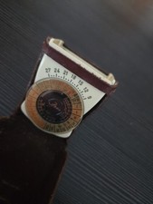 Stary ekspozycjomierz NRD IRIS ze skórzanym etui