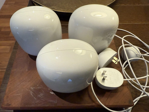 Google Nest Wifi Pro Wi-Fi 6E Router Mesh System - Śnieg (3-pak) W idealnym stanie! - Zdjęcie 2 z 3