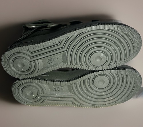 Talla 11.5 - Nike Billie Eilish x Air Force 1 '07 SP High Sequoia - Imagen 5 de 5