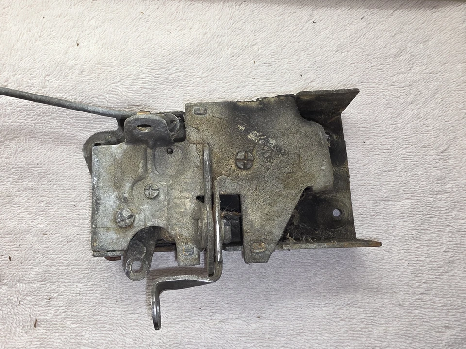 1975-80 AMC Eagle SX-4 Door Latch Passenger Side 🦅🦅 - Image 3 of 4