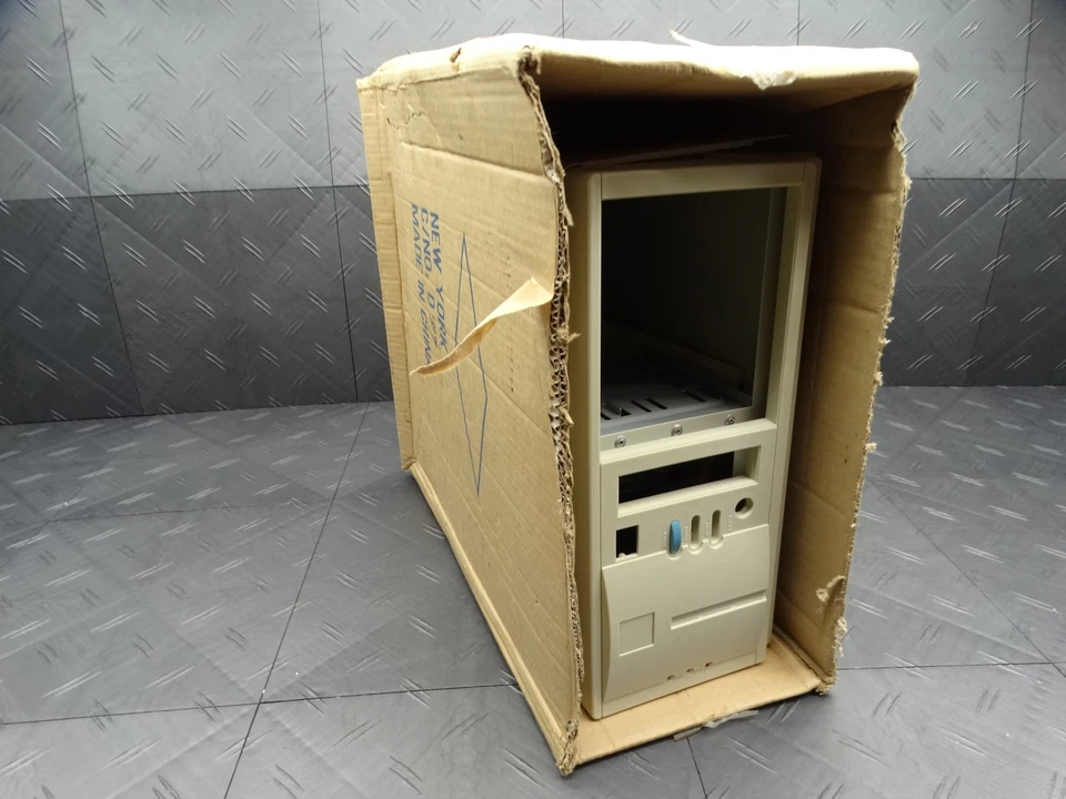 Syslink Computer Corp Vintage Computer Case for Mainframe New in Box - Image 3 of 4