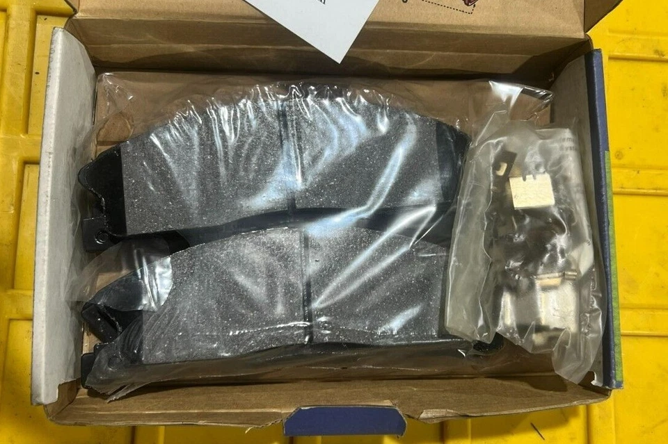 GENUINO NUEVO ACDELCO Juego de pastillas de freno de disco delanteras ACDelco-cerámica 17D1611CH 19304736 Foto 2 de 3