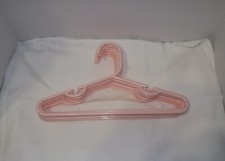 9 pink children close hangers
