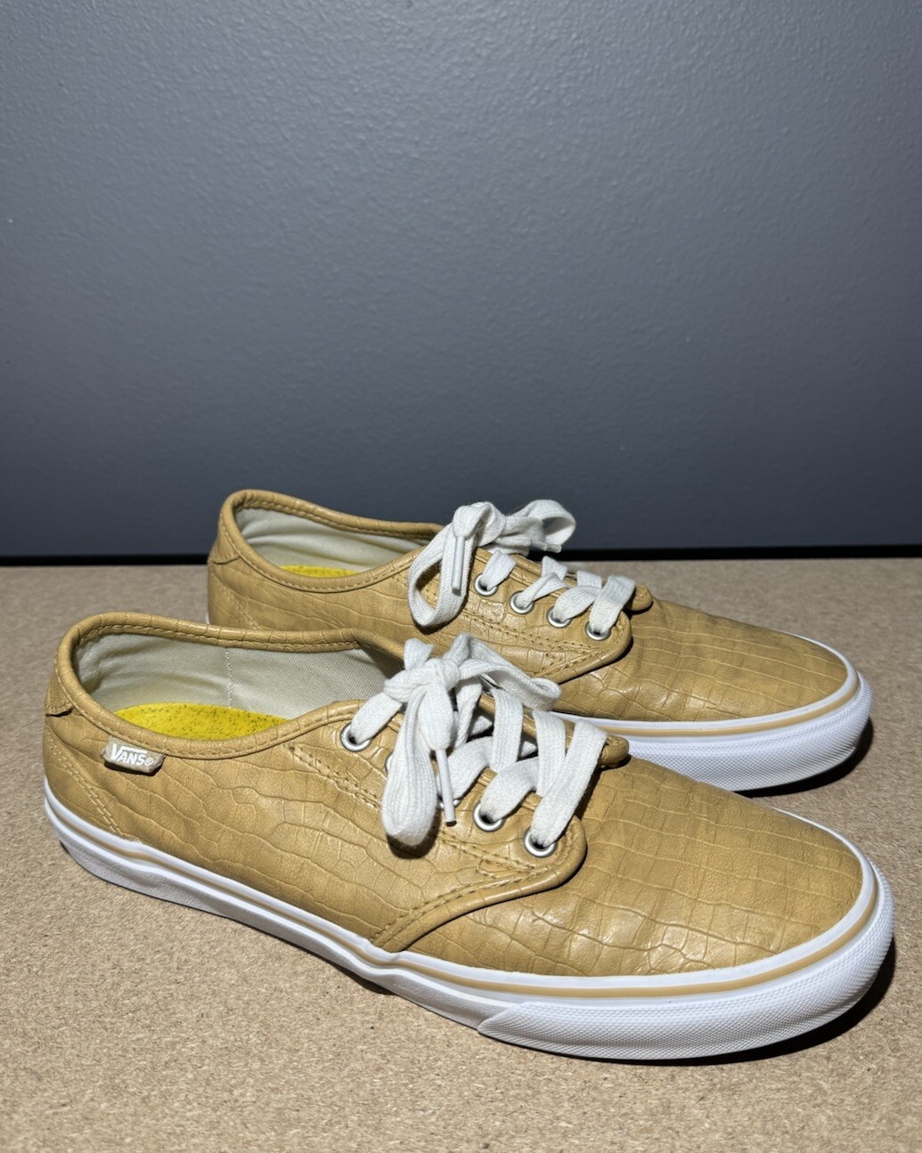 Women’s Vans Camden Size 10 Tan Deluxe Faux Crocodile Skin Sneakers 721356