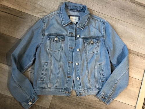 Forever 21 Size Small Jean Jacket Blue 