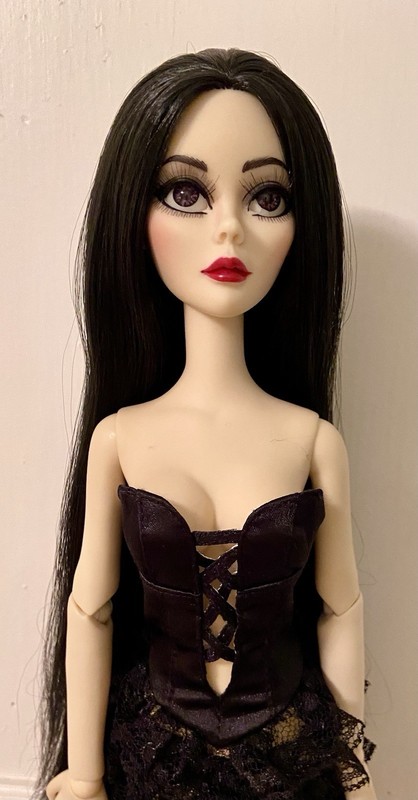 Tonner WI EVANGELINE GHASTLY Eternal Evangeline Doll 1st Vinyl 17” Dressed Doll