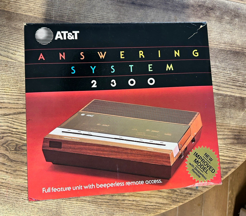 AT&T Answering System 2300 Dual Cassette VOX Remote Access Call Screening 1983