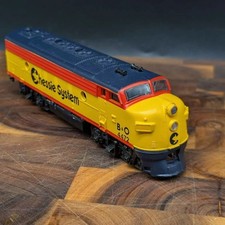 Life-Like HO Scale Chessie System B&O #4472  – Powered Engine w/ Headlight