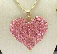 BETSEY JOHNSON SPARKLING PINK CRYSTAL HEART PENDANT NECKLACE 