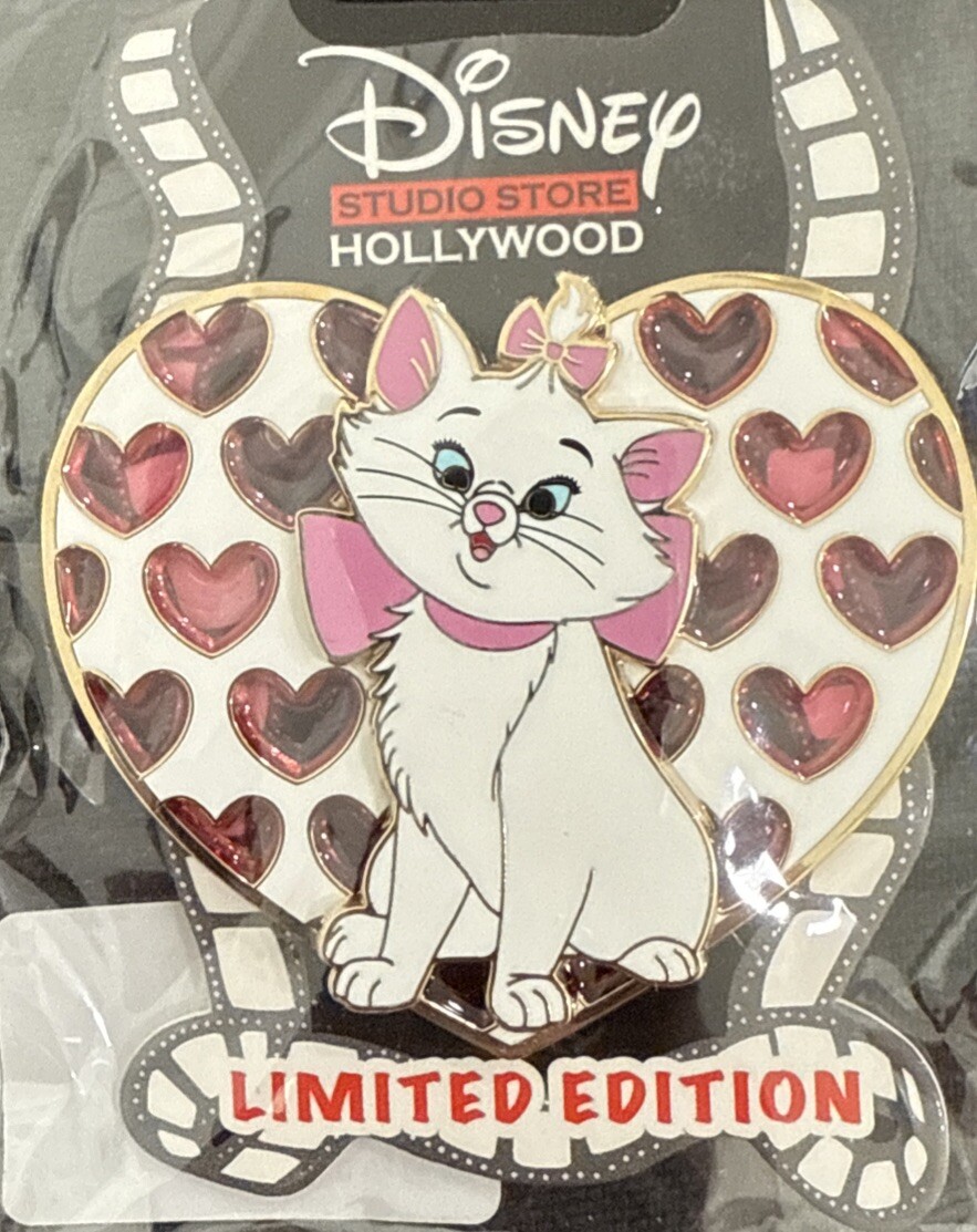 Disney Cats ピンバッジ Amazon.co.jp: マリモクラフト ディズニー コレクション