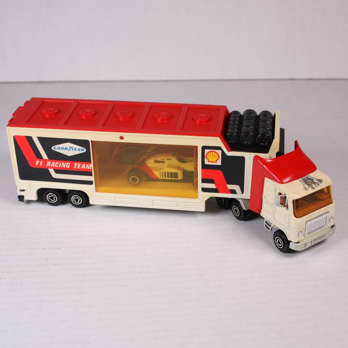 Majorette F1 Racing Team Super Movers Truck w/ Racing Car 1