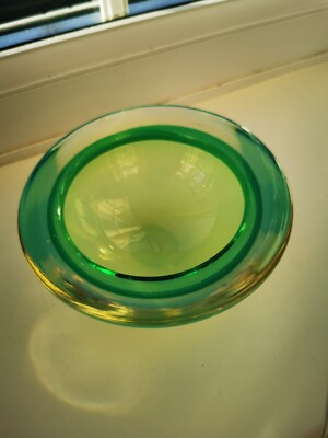 Vintage Murano grüne & durchscheinende Kunstglasschale um 1960