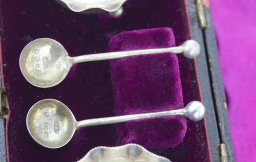 Antiguo juego de cruet de plata esterlina de A.H. Tongue en Birmingham año 1888 - Imagen 4 de 8