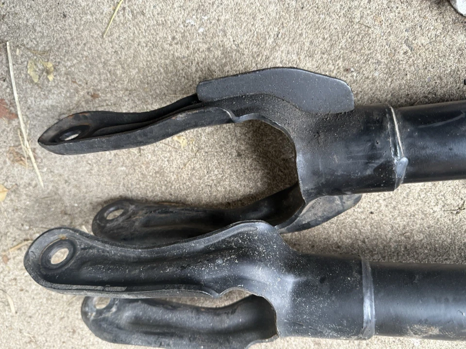 Dodge Durango R/T 2011-2015 montaje de puntal delantero  Foto 4 de 4