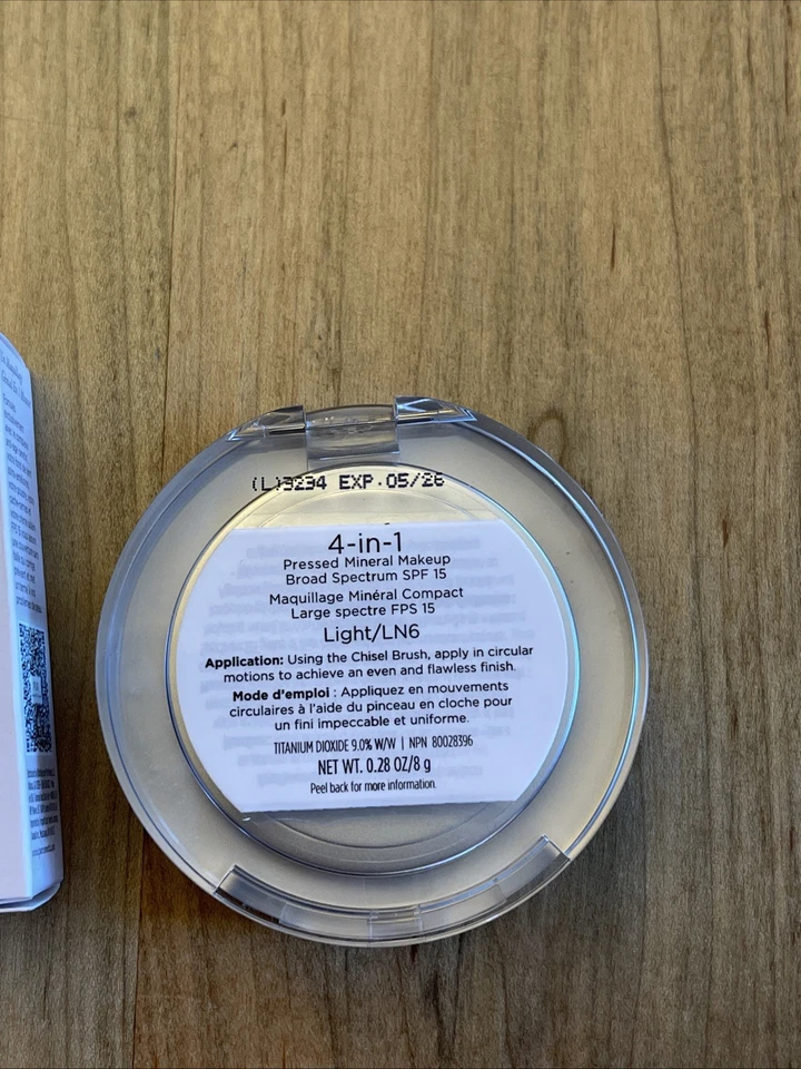 Base en polvo de maquillaje mineral prensado PUR 4 en 1 #Light Clair LN6 caducidad 5/26 Foto 3 de 4