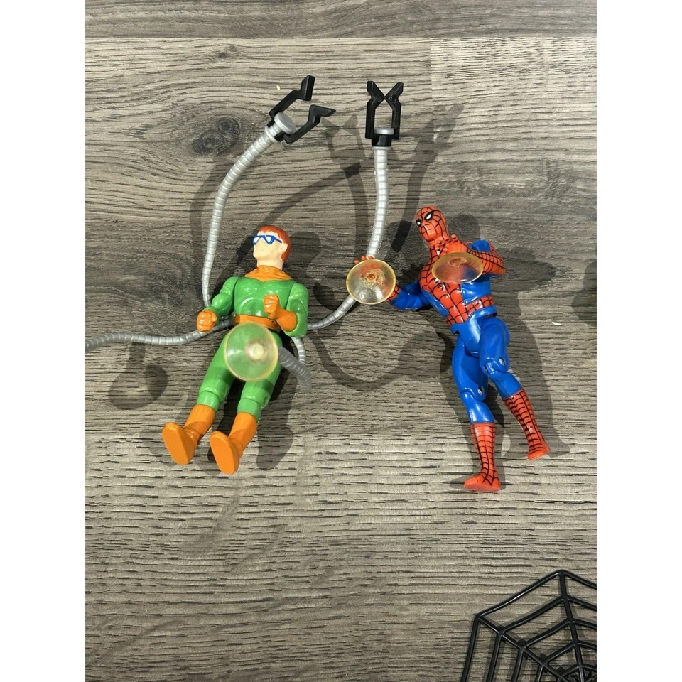 Lote de Figuras de Ação Marvel – Homem-Aranha, Hulk, Capitão América, Doc Ock + Teias - Imagem 2 de 4