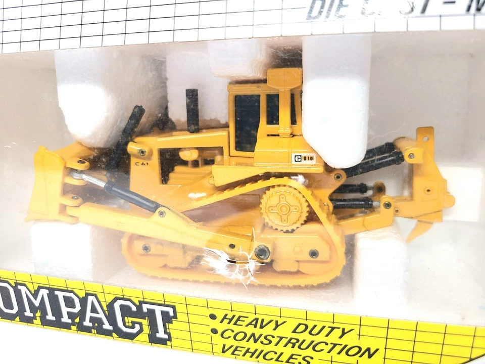 Topadora Caterpillar Cat D10 con desgarrador y cabina - Joal escala 1:70 modelo #220 Foto 2 de 3