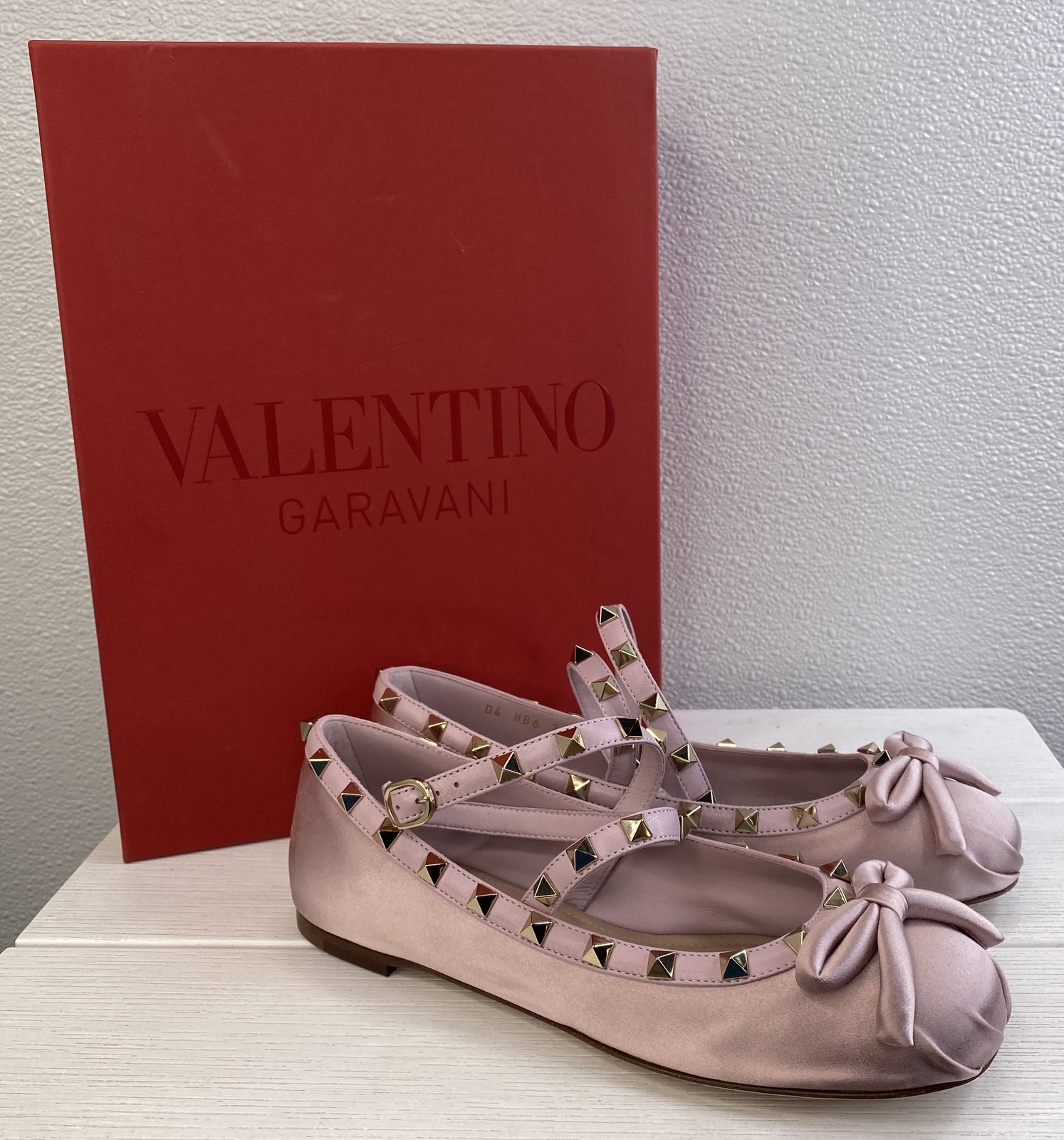 Valentino Garavani Rockstud Ballerina Flats Womens US6.5 EU36.5 Satin Pink Bow
