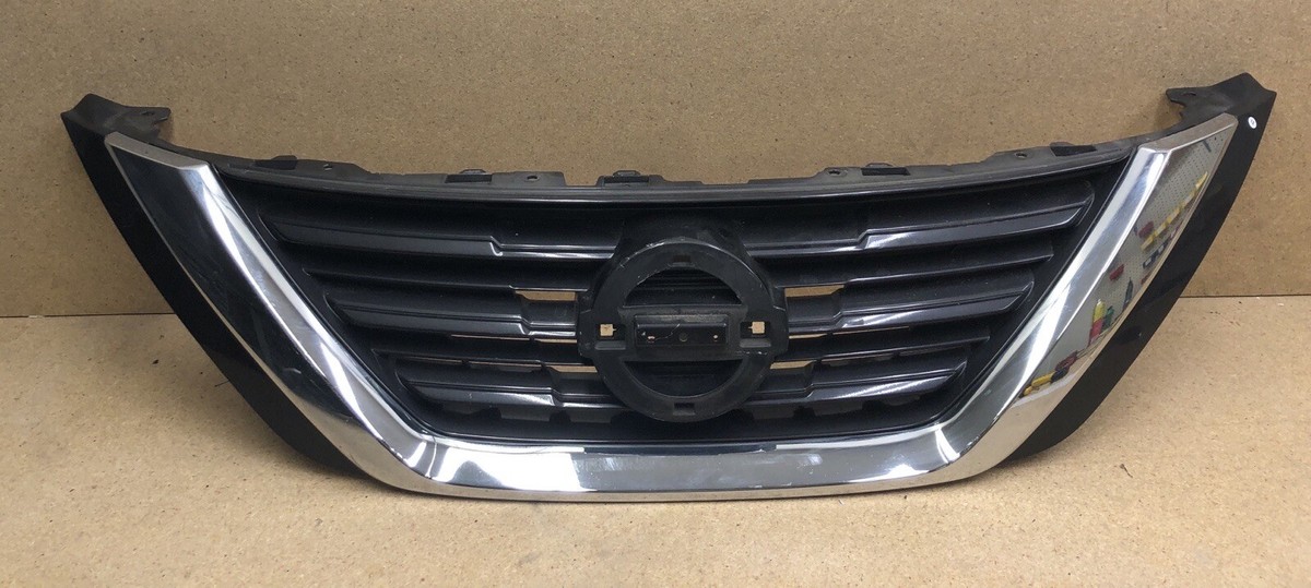 タカルビ　合計３台分 NISSAN ALTIMA UPPER RADIATOR GRILLE ASSY 2016 2017 2018 62310