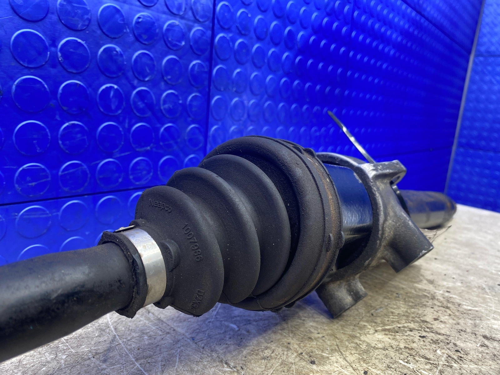 2014-2019 BMW I8 OEM REAR RIGHT OUTER INNER CV AXLE SHAFT *RUST*