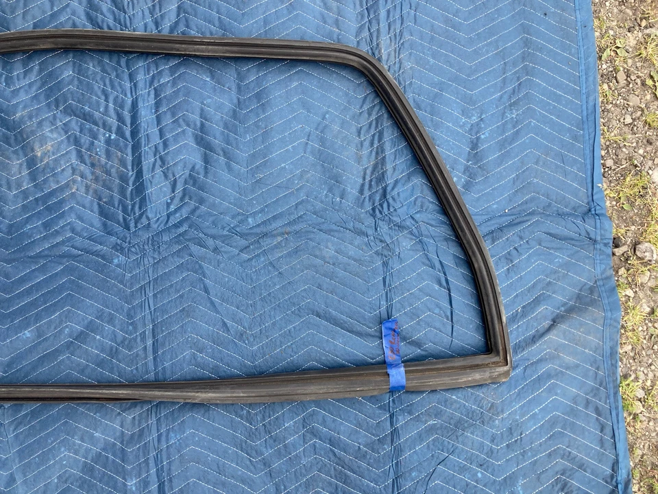 1982-1994 BMW E30 318i 325i Rear Window Gasket Seal Weatherstripping #2256M - Image 2 of 4