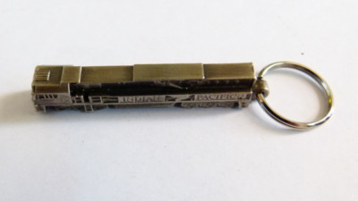 VINTAGE INDIAN PACIFIC TRAIN METAL KEYRING KEY CHAIN