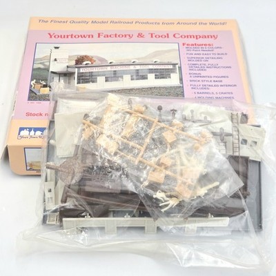 IHC 4940 HO Scale Machine and Tool Factory Sealed in Original Box 1998