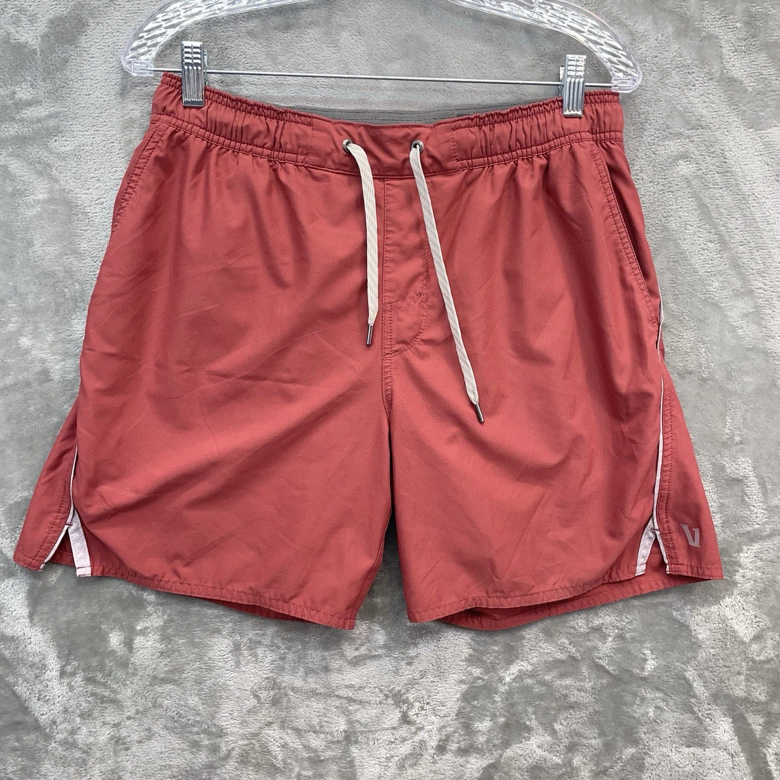 Vuori Shorts Mens medium trail running gym lined train 6" performance v341 red