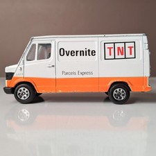 Corgi, C576/9? Mercedes-Benz 207D Kastenwagen, TNT, Overnite, weißorange, ohne Karton
