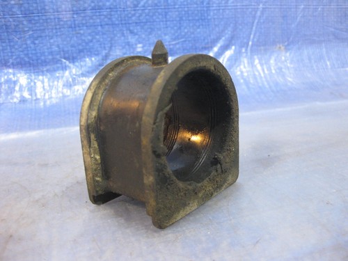 Opel Frontera B: Gummipuffer für Lenkgetriebe, Beifahrerseite, GM  97184815 *OH