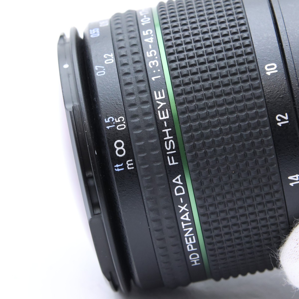 Pentax HD DA FISH-EYE 10-17mm F3.5-4.5ED (APS-C / K mount) -Near