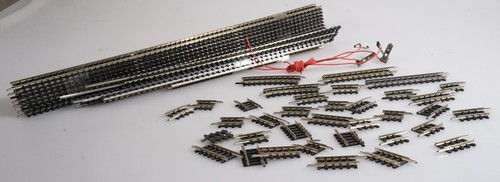 (0844) Minitrix Gleise: 8*4904 (312,6mm) + 34 Distanzstücke (4909+4908+4903 u.a. | Condition: Gebraucht