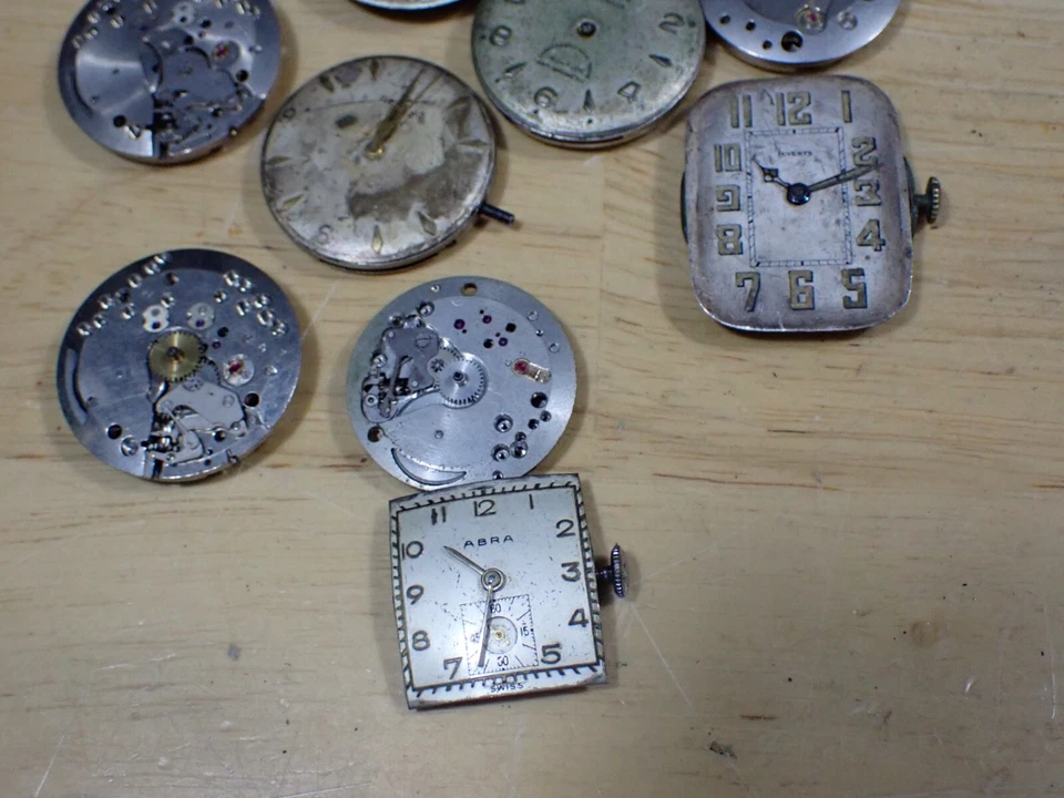 13 Men's Wristwatch Movement parts repair Elgin 823, Helbros, Baylor + 17 Jewel - Image 4 of 4