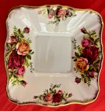 Royal Albert Old Country Roses 4 3/4 inch Trinket Candy/Nut Dish  ENGLAND