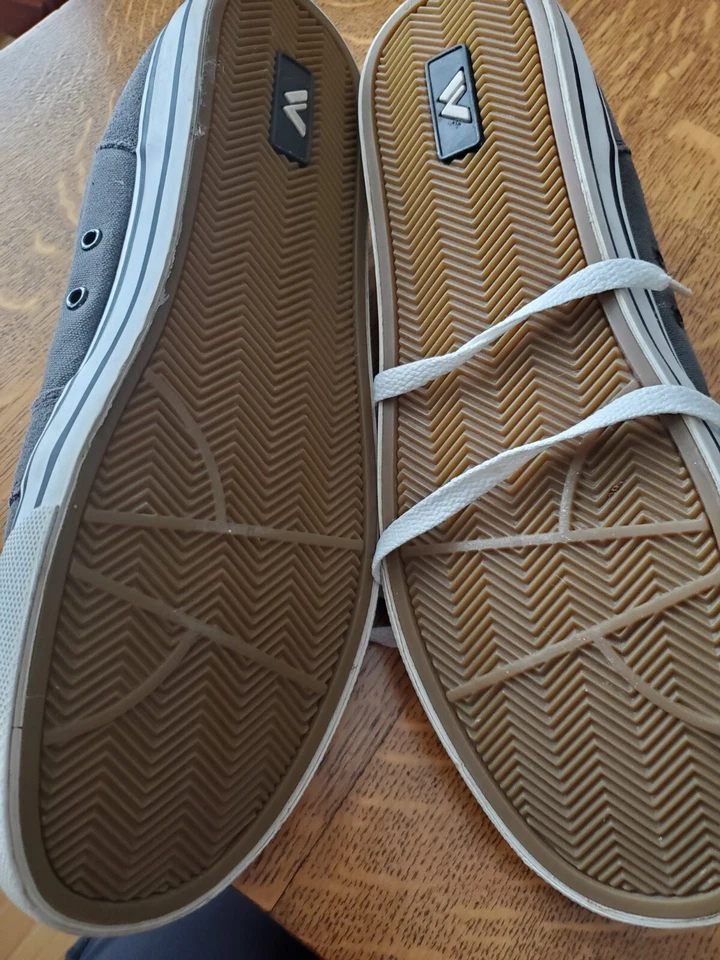 Zapatillas Shaun blancas para hombre talla 13 de cuero y lona grises Foto 3 de 4