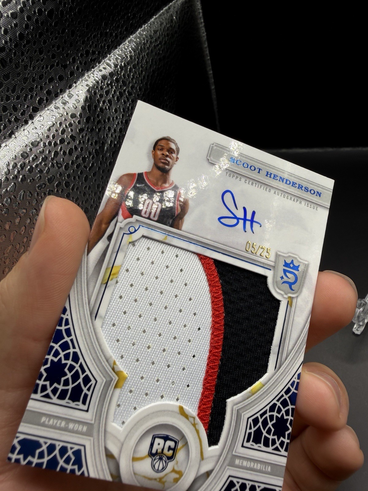 Scoot Henderson 2023-24 Topps Royalty Rookie Patch Auto Blue /25 RPA RC #125 SSP view 8