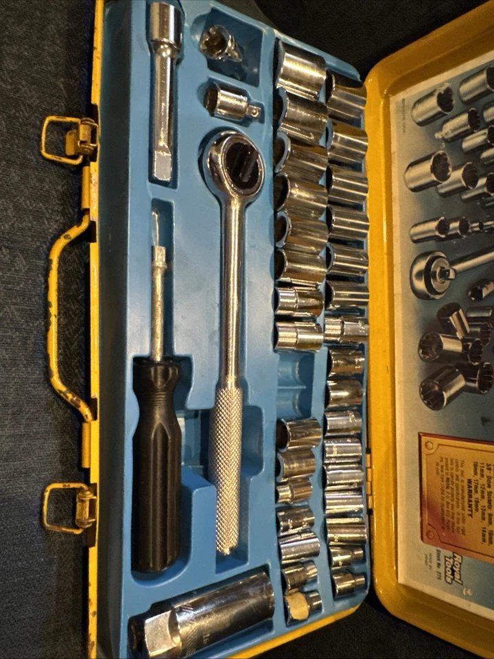 VTG 1978 Royal Tools 40pc Socket Set 1/4” 3/8” Ratchet w/Case - Used, Missing - Image 2 of 4