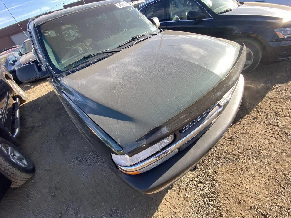 (ТОЛЬКО САМОВЫВОЗ) 00 01 02 03 04 05 06 CHEVY TAHOE капот - Изображение 2 из 3