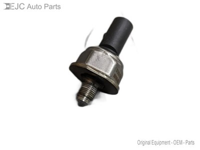 Fuel Pressure Sensor For 15-18 Volkswagen Golf  1.8  Turbo