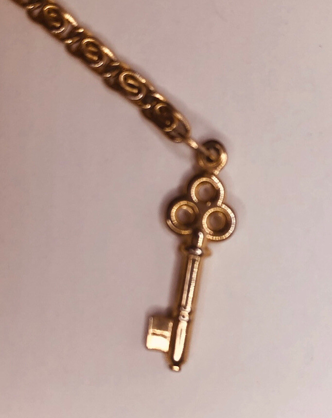 Picture 4 of 5