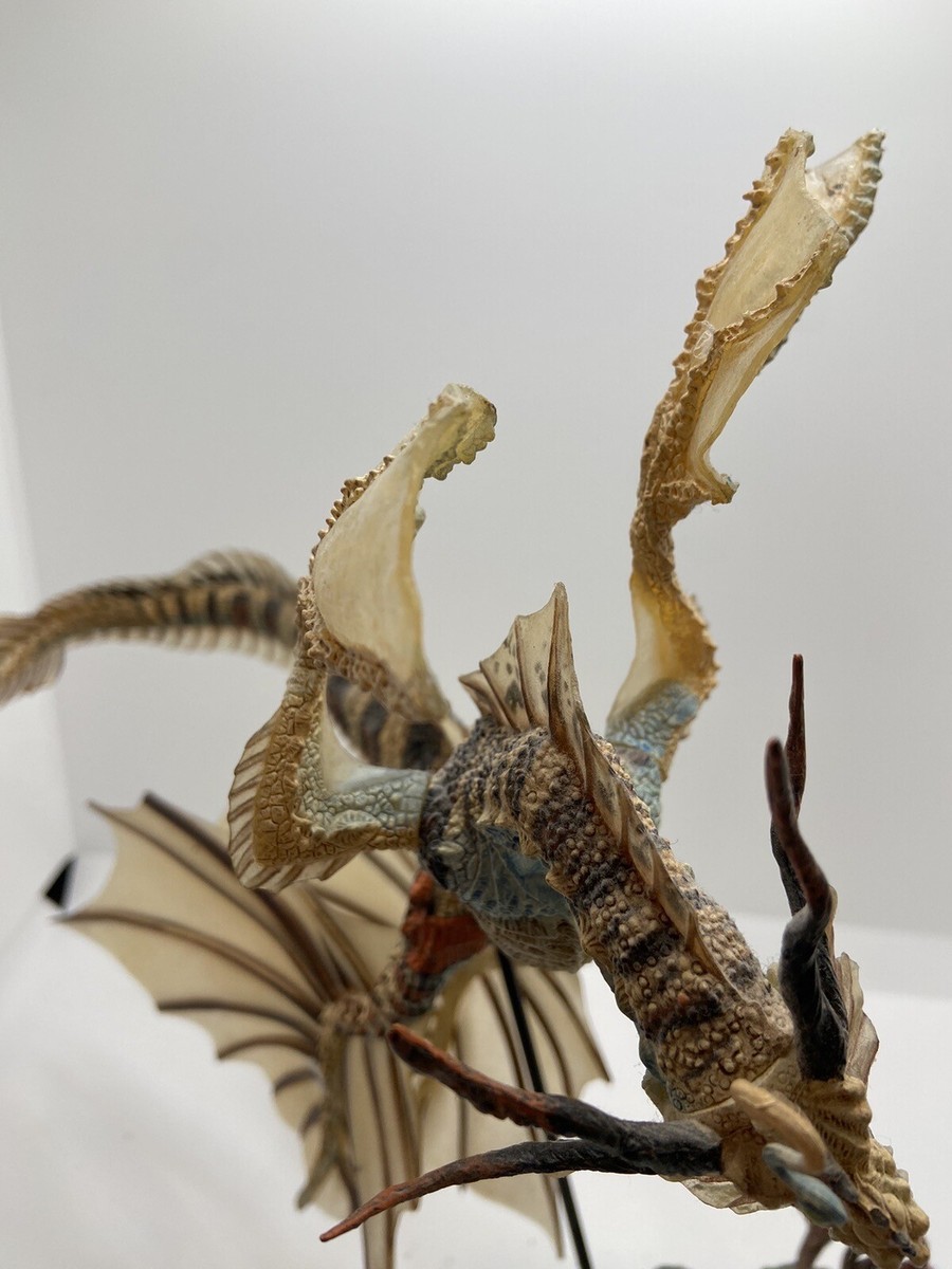 McFarlane's Dragons 水のドラゴン クラン 6d8bbe8f6bd64a46a5bbc3035a831c