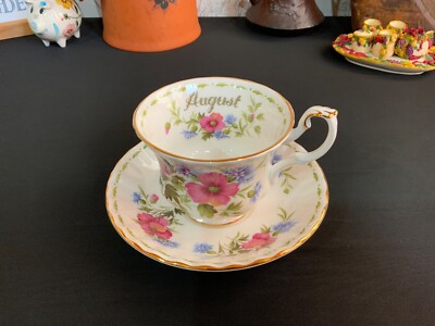 Royal Albert Blume des Monats August Mohn Tasse und Untertasse sehr guter Zustand 1970