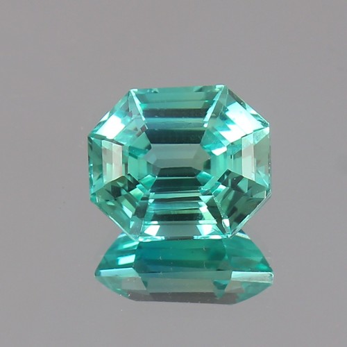 Saphir vert naturel de 0,67 carat, Australie, non traité