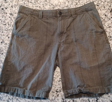Columbia Mens Omni Shade Sun Protection Olive Plaid 34/10 Hiking Walking Short