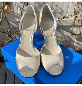 Something Bleu Ivory Satin Wedding Shoes  Style: Curvey   Size 8