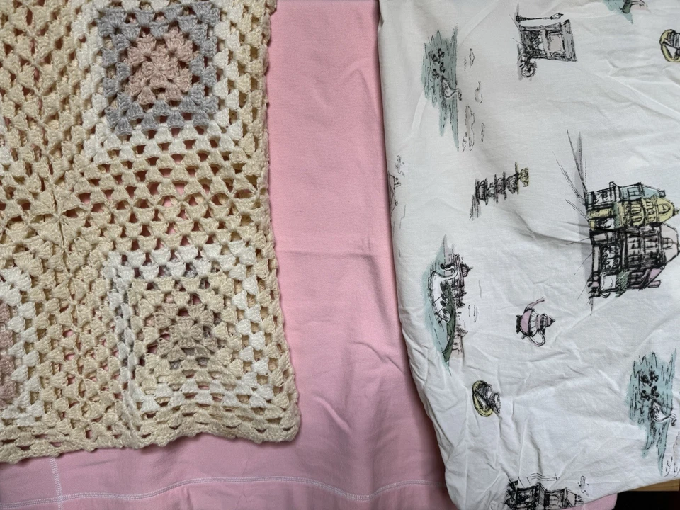 Juego de ropa de cama para niñas/cuna Land Of Nod/cama para niños pequeños Foto 2 de 4