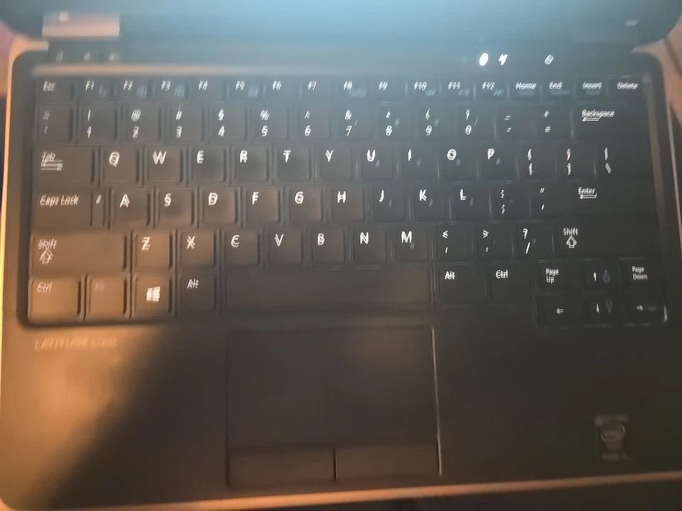 Dell Latitude E7240 12.5" Laptop Intel Core I5-4310U, 128GB SSD, 8GB RAM Wind 11 - Image 3 of 4