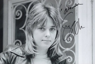 Suzi Quatro ... original signiertes Großfoto jung sexy Rocklegende
